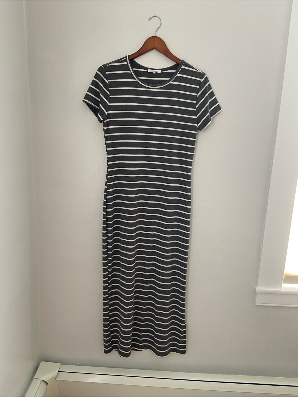 NWOT Striped T-Shirt Dress Grey White Short Sleeve Crew Neck Bodycon - Picture 13 of 13